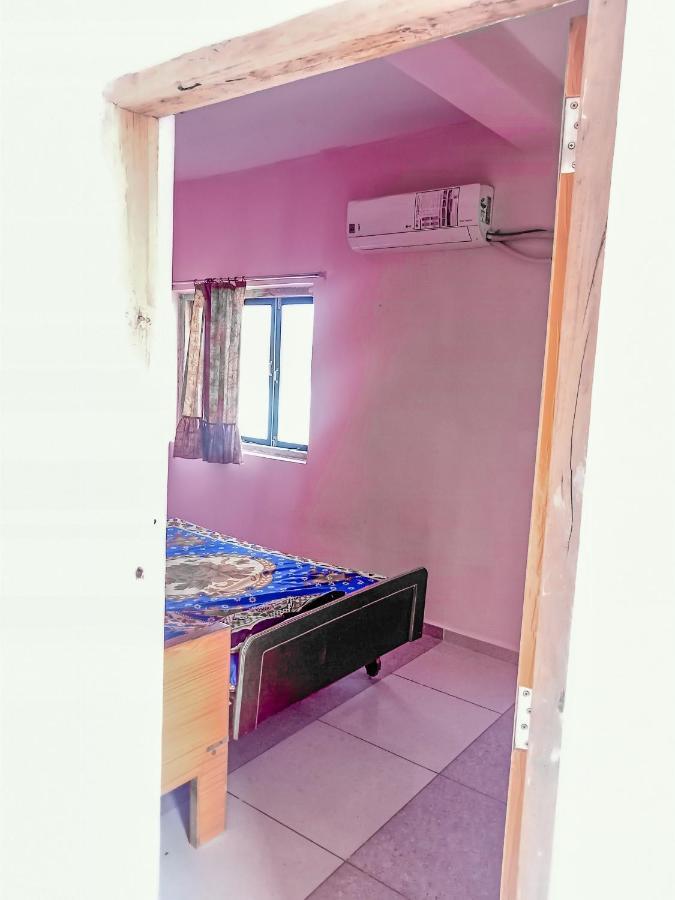 Krishna Homestay Garudeshwar Exterior photo